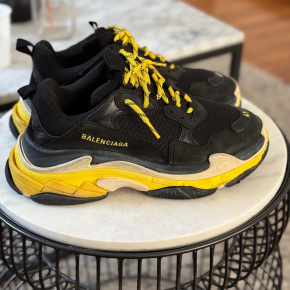 Balenciaga - Picture 4 of 11